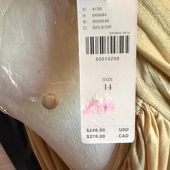 Chic Gold Backless Dress - Picture 5 of 5